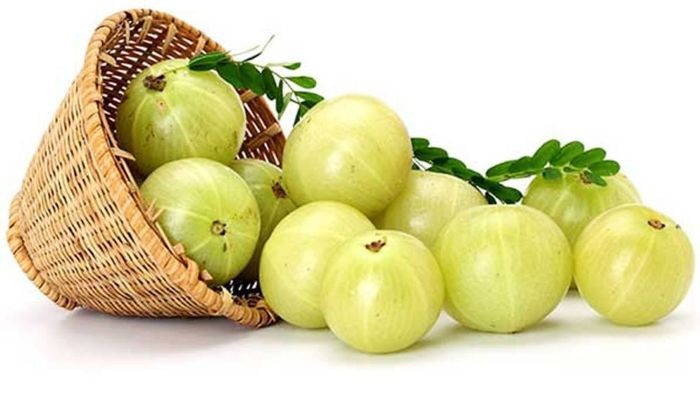 দেশীয় ফল আমলকী: সুস্থতা আর সৌন্দর্যের একসাথে সুরক্ষা