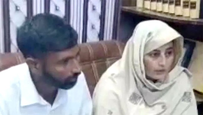 ভারতীয় নারী প্রেমের টানে পাকিস্তানে, ইসলাম ধর্ম গ্রহণ করে করেছেন বিয়ে