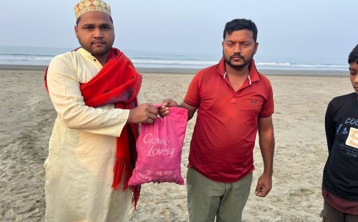 কক্সবাজারের উন্মুক্ত সৈকত থেকে কাছিমের ডিম উদ্ধার 