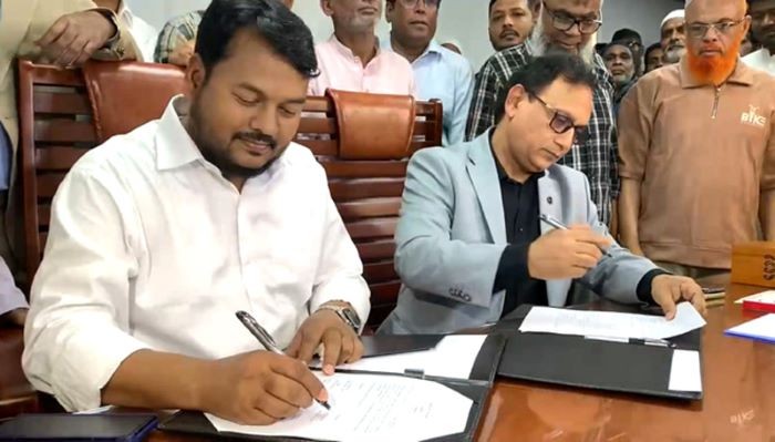 রাসিক প্রশাসক হিসেবে দায়িত্ব গ্রহণ করলেন মাহফুজুর রহমান রিটন