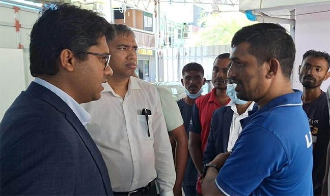 মিরপুরে বহুতল ভবনে আগুন
