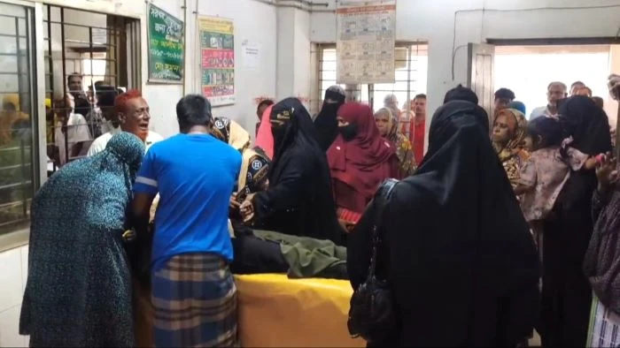 লক্ষ্মীপুরে পিকআপ-অটোরিকশার মুখোমুখি সংঘর্ষে এক গৃহবধূ নিহত